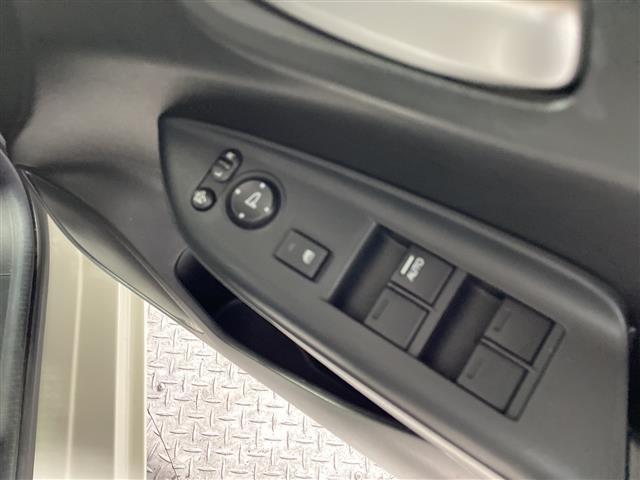 �y�p���[�E�C���h�E�z�^�]�Ȃ̃X�C�b�`�ŁA�e�Ȃ̑��K���X�̊J���ł��܂��I����ƕ֗��ł���ˁI