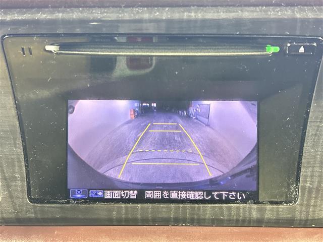 【ステアリング】軽い力で扱いやすいハンドルです。目立つ傷やスレなどなく綺麗な状態です！「プレミアム抗菌コートＧ」をいれていただくとさらに快適に！清潔なお車はお子様にも安心ですね！