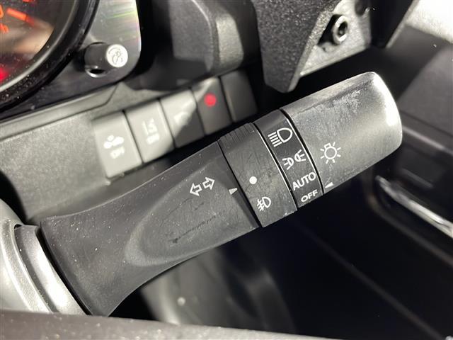 【　オートライト　】オートライトなのでライトの点け忘れを気にすることなく運転が出来ます♪