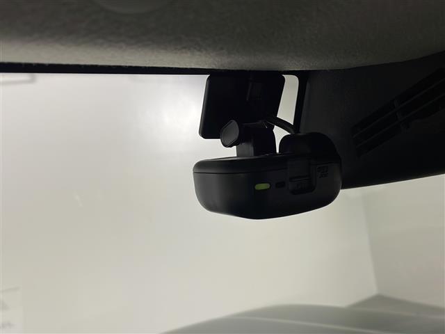 【　ドライブレコーダー　】運転中の記録を残します。事故などを起こした起こされた時の証拠を残します。