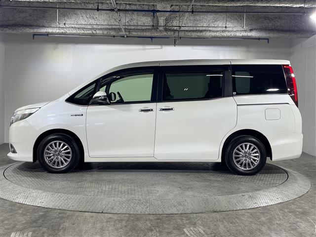 エスクァイア ハイブリッドＧｉ　県外仕入　純正９インチナビ（フルセグＴＶ　ＣＤ　ＤＶＤ　ＢＴ）ＡＬＰＩＮＥフリップダウンモニター　バックカメラ　ビルトインＥＴＣ　スマートキー　両側電動スライドドア　ＬＥＤヘッドライト　オートライト（32枚目）