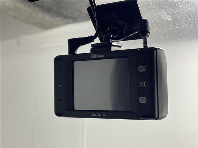 【ドライブレコーダー】映像・音声などの運転中の記録を残します。事故などを起こした起こされた時の証拠になりえますので、もしも時でも安心ですね。