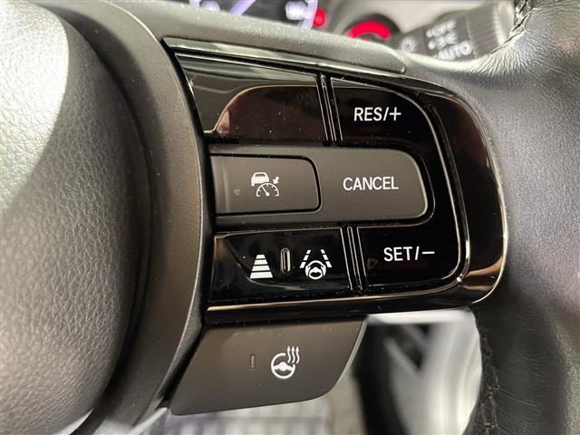 【アダプティブクルーズコントロール（ＡＣＣ）】アクセルを踏まなくても、設定した速度で走行したり、先行車との車間距離を適切に維持する追従走行できます！機能には限界があるためご注意ください。