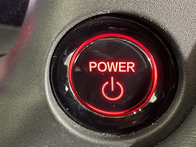 【スマートキー（エンジンスタートストップスイッチ）】スマートキー（電子キー）を持っていれば、スイッチを押すだけでエンジンをかけることができます！