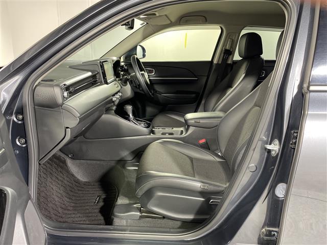 【助手席】きれいな助手席なので家族や友だちに乗ってもらっても安心です！