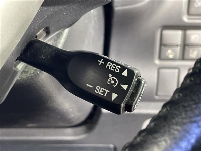 �y�N���[�Y�R���g���[���z�������H�⎩���Ԑ�p���H�𑖍s���Ƀh���C�o�[���ݒ肵�����x�ŁA�A�N�Z���y�_���𓥂܂Ȃ��Ă��A���̎ԑ��ő��s���Ă���܂��I