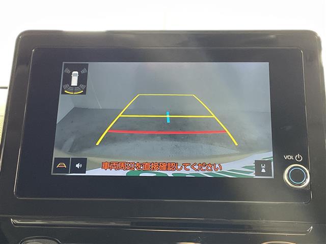 【バックモニター】後ろのカメラの映像がモニターに映し出されるので、後方の見えない死角や、障害物との距離感などもしっかり安全確認することができます！