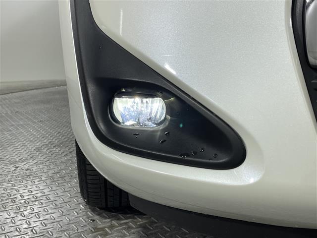 【ライト・ランプ】悪天候や夜間の走行も視界良好で安心してお乗りいただけます。ヘッドライト・ホイール・フロントガラスなど色々な部分コーティングをご用意しております。ぜひご相談ください。