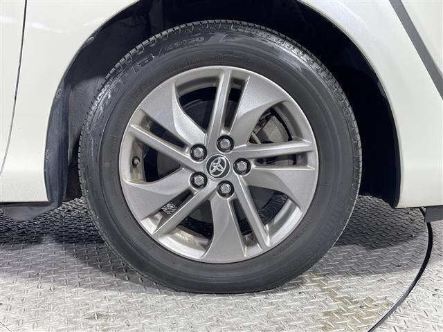 【純正アルミホイール】純正の専用アルミホイールが足元を飾ります！ＩＤＯＭでは、社外アルミホイールや、スタッドレスタイヤも取扱いしております。ぜひご相談ください。