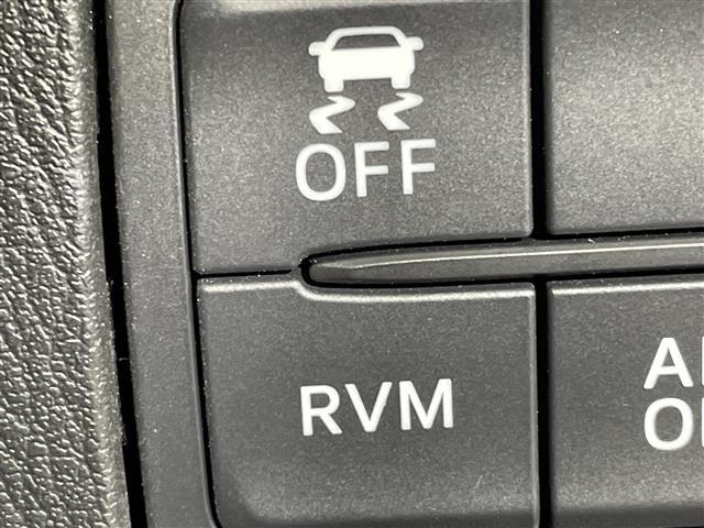 【　横滑り防止装置　】急なハンドル操作時や滑りやすい路面を走行中に車両の横滑りを感知すると、自動的に車両の進行方向を保つように車両を制御します。