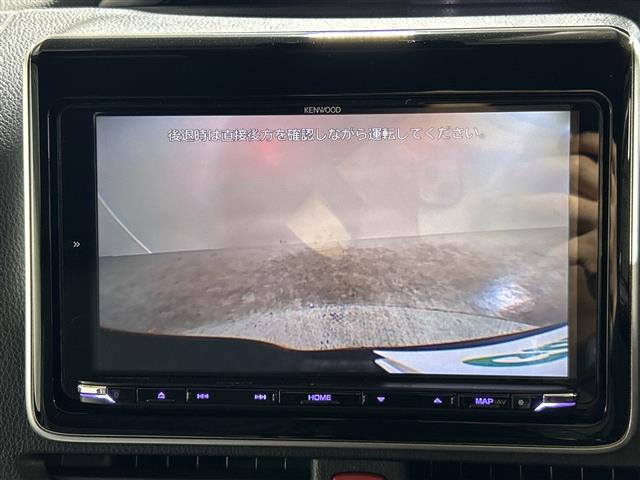 【バックモニター】後ろのカメラの映像をモニターに映し出すことができます！後方の見えない死角や、障害物との距離感をしっかり確認することができます！駐車が苦手な方におすすめです。