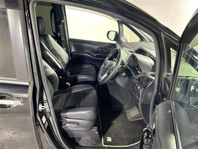 店舗にて現車の確認もできますので、お電話で在庫のご確認の上是非ご来店くださいませ！！！