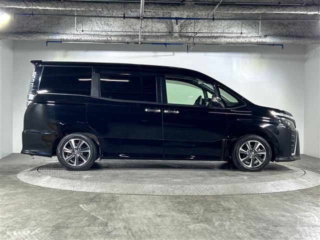 店舗にて現車の確認もできますので、お電話で在庫のご確認の上是非ご来店くださいませ！！！