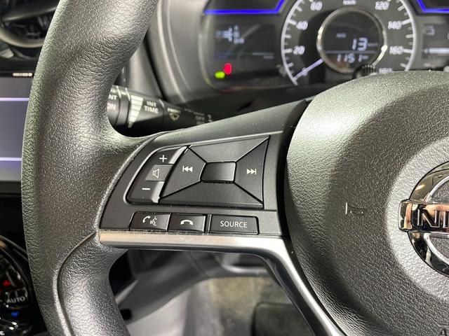 【ステアリングスイッチ】手元のボタンから、オーディオやナビなどの操作ができるので、よそ見をせずに安全に運転に集中できます！