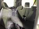 【サードシート】3列目もゆとりがあり居心地よくお過ごしいただけます。掲載箇所以外にご希望の写真がございましたらお気軽にお問い合わせ下さい。フロアマットは汚れが気になる場合は新品のご注文も承ります。