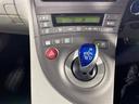 プリウス Ｓ　県外仕入れ　禁煙車　社外エアロ　ロクサーニ１９インチアルミ　純正ナビ　ＣＤ　ＤＶＤ　Ｂｌｕｅｔｏｏｔｈ　ミラー型ドラレコ　バックカメラ　社外車高調　ビルトインＥＴＣ　純正フロアマット（8枚目）