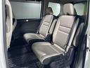 【セカンドシート】２列目もゆったりドライブを楽しめます。掲載箇所以外にご希望の写真がございましたらお気軽にお問い合わせ下さい。フロアマットは汚れが気になる場合は新品のご注文も承ります。