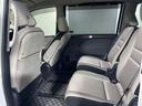 【セカンドシート】２列目もゆったりドライブを楽しめます。掲載箇所以外にご希望の写真がございましたらお気軽にお問い合わせ下さい。フロアマットは汚れが気になる場合は新品のご注文も承ります。