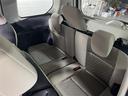 【サードシート】３列目もゆとりがあり居心地よくお過ごしいただけます。掲載箇所以外にご希望の写真がございましたらお気軽にお問い合わせ下さい。フロアマットは汚れが気になる場合は新品のご注文も承ります。