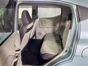 【後部座席】大人が座っても余裕のある広さです！！頭上や足元のスペースも広く取ってあります！