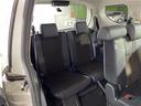 【サードシート】３列目もゆとりがあり居心地よくお過ごしいただけます。掲載箇所以外にご希望の写真がございましたらお気軽にお問い合わせ下さい。フロアマットは汚れが気になる場合は新品のご注文も承ります。