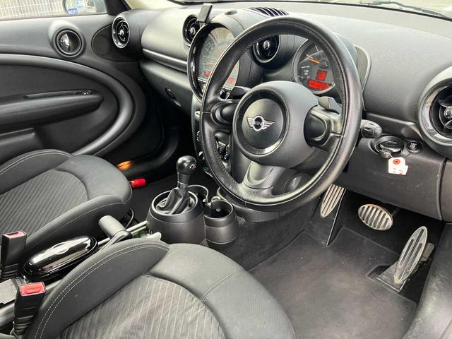 ＭＩＮＩ クーパーＳＤ　クロスオーバー　ディーゼルターボ　ブレーキアシスト　横滑り防止装置　ヒルスタートアシスト　スマートキー　キーレス　オートエアコン　盗難防止システム　純正アルミホイール　純正ＨＩＤライト　純正フォグライト（17枚目）