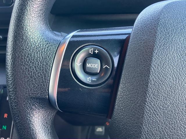 シエンタ X 衝突軽減装置 車線逸脱防止支援システム 横滑防止装置 片側電動スライドドア ドアイージークローザードア アイドリングストップ 純正ナビ ETC バックカメラ スマートキー スペアキー(9枚目)