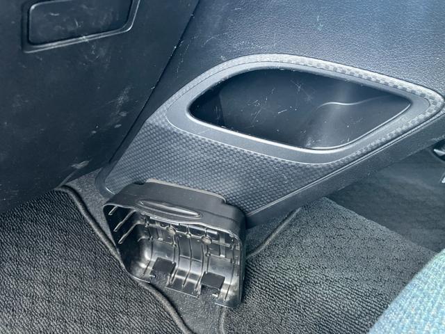 シエンタ X 衝突軽減装置 車線逸脱防止支援システム 横滑防止装置 片側電動スライドドア ドアイージークローザードア アイドリングストップ 純正ナビ ETC バックカメラ スマートキー スペアキー(19枚目)