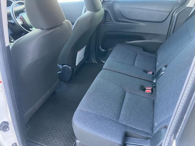 シエンタ X 衝突軽減装置 車線逸脱防止支援システム 横滑防止装置 片側電動スライドドア ドアイージークローザードア アイドリングストップ 純正ナビ ETC バックカメラ スマートキー スペアキー(29枚目)