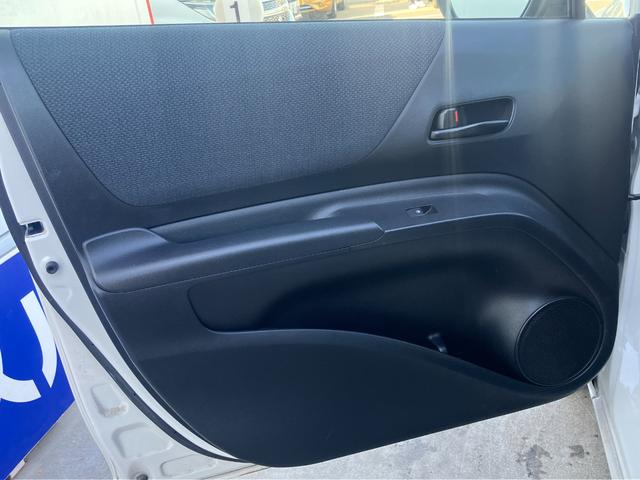 シエンタ X 衝突軽減装置 車線逸脱防止支援システム 横滑防止装置 片側電動スライドドア ドアイージークローザードア アイドリングストップ 純正ナビ ETC バックカメラ スマートキー スペアキー(30枚目)