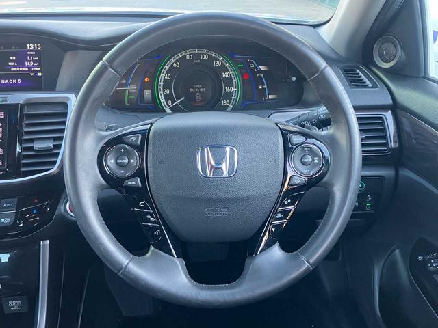 アコードハイブリッド ＬＸ　純正アルミホイール　純正ＬＥＤライト　バックカメラ　ＥＴＣ　衝突軽減装置　ソナー　クルーズコントロール　純正ＨＤＤナビ　パワーシート　プラズマクラスター　スマートキー（9枚目）