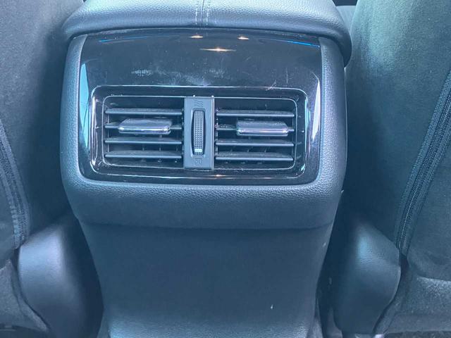 アコードハイブリッド ＬＸ　純正アルミホイール　純正ＬＥＤライト　バックカメラ　ＥＴＣ　衝突軽減装置　ソナー　クルーズコントロール　純正ＨＤＤナビ　パワーシート　プラズマクラスター　スマートキー（20枚目）