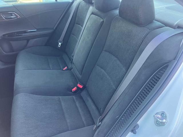 アコードハイブリッド ＬＸ　純正アルミホイール　純正ＬＥＤライト　バックカメラ　ＥＴＣ　衝突軽減装置　ソナー　クルーズコントロール　純正ＨＤＤナビ　パワーシート　プラズマクラスター　スマートキー（31枚目）