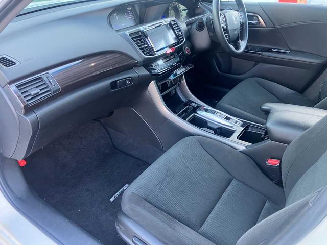 アコードハイブリッド ＬＸ　純正アルミホイール　純正ＬＥＤライト　バックカメラ　ＥＴＣ　衝突軽減装置　ソナー　クルーズコントロール　純正ＨＤＤナビ　パワーシート　プラズマクラスター　スマートキー（33枚目）