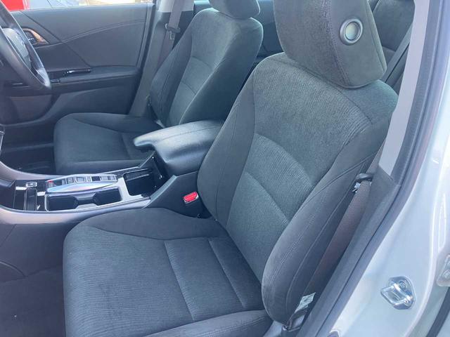 アコードハイブリッド ＬＸ　純正アルミホイール　純正ＬＥＤライト　バックカメラ　ＥＴＣ　衝突軽減装置　ソナー　クルーズコントロール　純正ＨＤＤナビ　パワーシート　プラズマクラスター　スマートキー（34枚目）