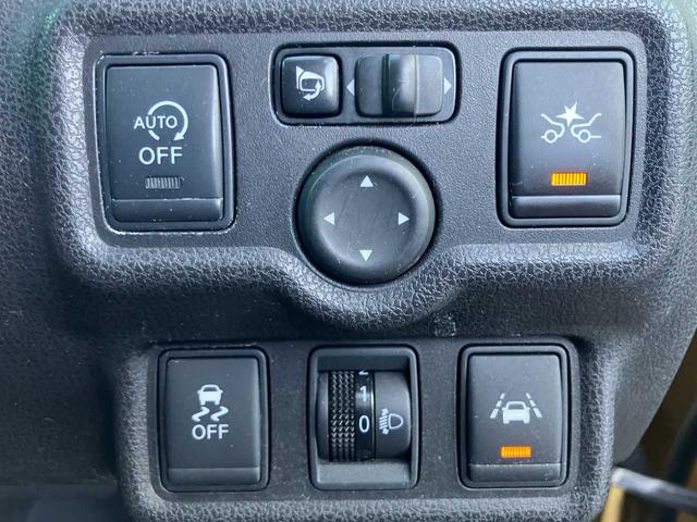 ノート メダリスト　Ｘ　衝突軽減装置　ソナー　アラウンドビューモニター　横滑防止装置　社外ナビ　ＥＴＣ　車線逸脱防止支援システム　スマートキー　スペアキー　アイドリングストップ（14枚目）