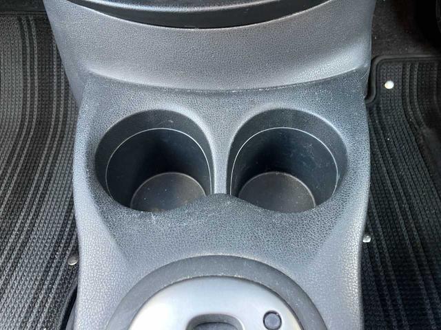 ノート メダリスト　Ｘ　衝突軽減装置　ソナー　アラウンドビューモニター　横滑防止装置　社外ナビ　ＥＴＣ　車線逸脱防止支援システム　スマートキー　スペアキー　アイドリングストップ（19枚目）