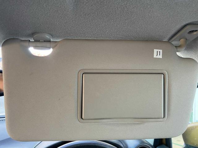 ノート メダリスト　Ｘ　衝突軽減装置　ソナー　アラウンドビューモニター　横滑防止装置　社外ナビ　ＥＴＣ　車線逸脱防止支援システム　スマートキー　スペアキー　アイドリングストップ（20枚目）