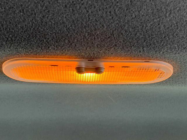 ノート メダリスト　Ｘ　衝突軽減装置　ソナー　アラウンドビューモニター　横滑防止装置　社外ナビ　ＥＴＣ　車線逸脱防止支援システム　スマートキー　スペアキー　アイドリングストップ（21枚目）