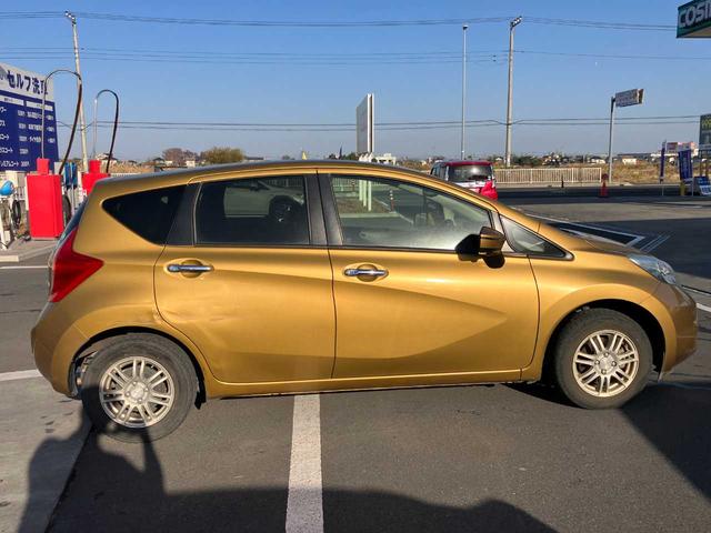 ノート メダリスト　Ｘ　衝突軽減装置　ソナー　アラウンドビューモニター　横滑防止装置　社外ナビ　ＥＴＣ　車線逸脱防止支援システム　スマートキー　スペアキー　アイドリングストップ（37枚目）