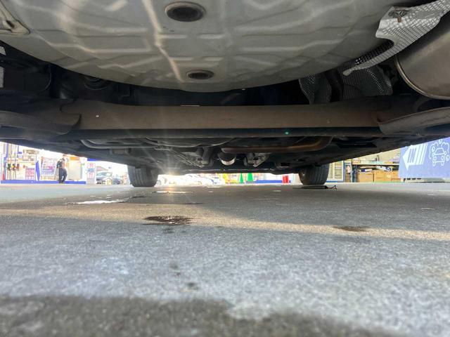 ノート メダリスト　Ｘ　衝突軽減装置　ソナー　アラウンドビューモニター　横滑防止装置　社外ナビ　ＥＴＣ　車線逸脱防止支援システム　スマートキー　スペアキー　アイドリングストップ（47枚目）