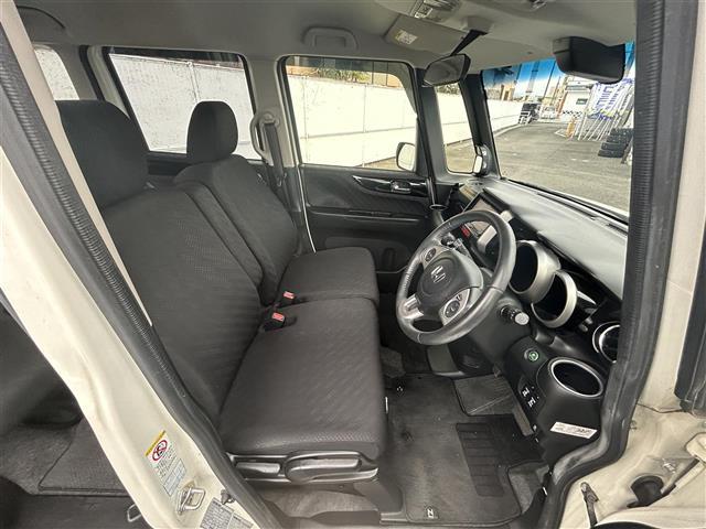 N-BOXカスタム G ターボSSパッケージ 禁煙車/社外ナビ/ETC(19枚目)