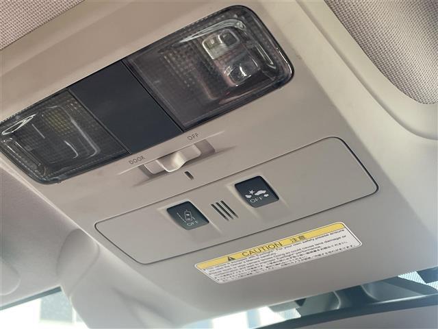 レヴォーグ ２．０ＳＴＩスポーツアイサイト　禁煙車　アドバンスドセイフティＰＫＧ　赤革シート　パワーシート　シートヒーター　カロツェリアナビ　Ｓ／Ｂカメラ　フルセグ　Ｂｌｕｅｔｏｏｔｈ　ＳＴＩエアロ　社外マフラー　社外テール　純正１８インチＡＷ（10枚目）