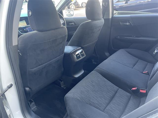 アコードハイブリッド LX 禁煙車 ワンオーナー 純正ナビ Bカメラ フルセグ Bluetooth クルーズコントロール パワーシート LED オートライト フォグライト プッシュスタート スマートキー ETC 純正17AW(30枚目)