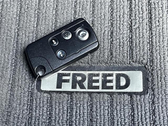 フリードハイブリッド ジャストセレクション 純正ナビ バックカメラ フルセグ Bluetooth 両側パワースライドドア クルーズコントロール ビルトインETC スマートキー HIDオートライト ウインカーミラー ステアリングリモコン(8枚目)