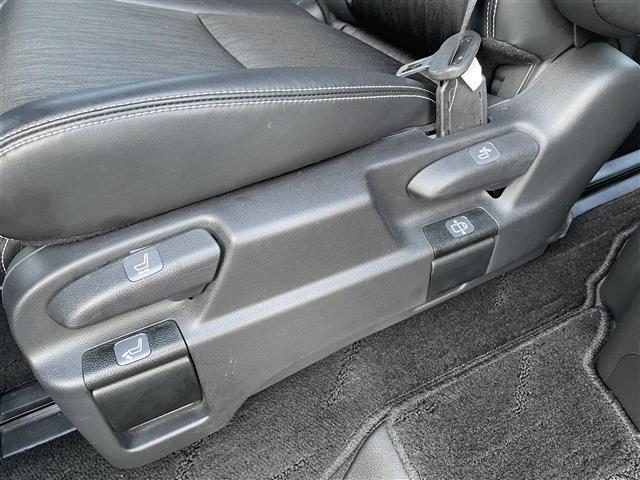 オデッセイ アブソルート（23枚目）