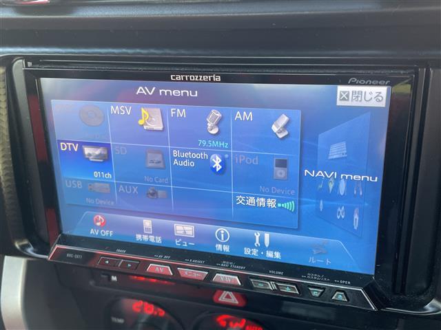 86 GTリミテッド 社外ナビ Bカメラ フルセグ Bluetooth TRDマフラー シートヒーター 純正17インチアルミホイール HID オートライト パドルシフト 社外エアクリーナー ETC プッシュスタート(3枚目)