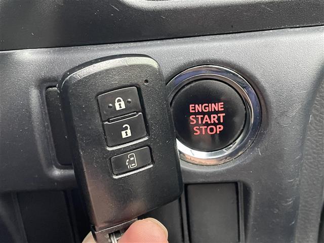 ノア Ｓｉ　純正ナビ　フルセグ　Ｂｌｕｅｔｏｏｔｈ　モデリスタフルエアロ　電動スライドドア　純正１６インチアルミホイール　ＬＥＤ　フォグ　スマートキー　７人乗り　ビルトインＥＴＣ　ＭＴモード　ウォークスルー（10枚目）