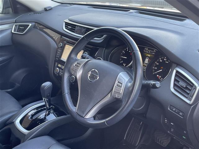 エクストレイル ２０Ｘｔｔ　エマージェンシーブレーキパッケージ　ナビ　アラウンドビューモニター　クルーズコントロール　Ｂｌｕｅｔｏｏｔｈ　パーキングアシスト　４ＷＤ　ＥＴＣ　レーンキープアシスト　コーナーセンサー　ルーフレール　シートヒーター　ＬＥＤ　スマートキー（2枚目）