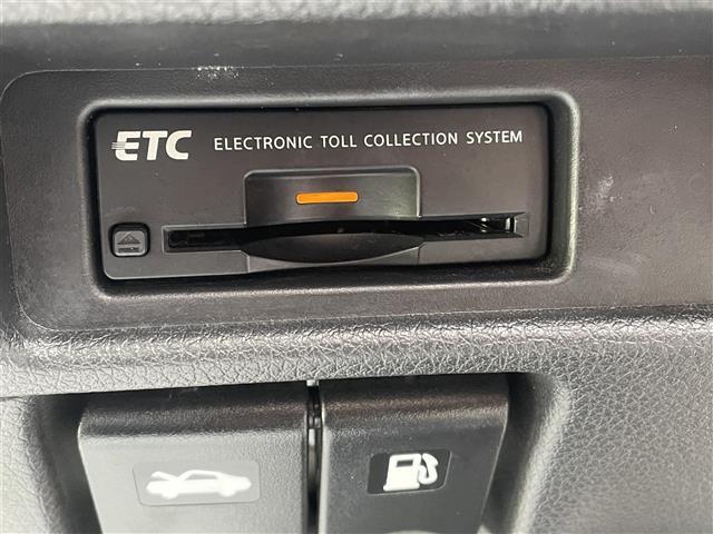 エクストレイル ２０Ｘｔｔ　エマージェンシーブレーキパッケージ　ナビ　アラウンドビューモニター　クルーズコントロール　Ｂｌｕｅｔｏｏｔｈ　パーキングアシスト　４ＷＤ　ＥＴＣ　レーンキープアシスト　コーナーセンサー　ルーフレール　シートヒーター　ＬＥＤ　スマートキー（9枚目）